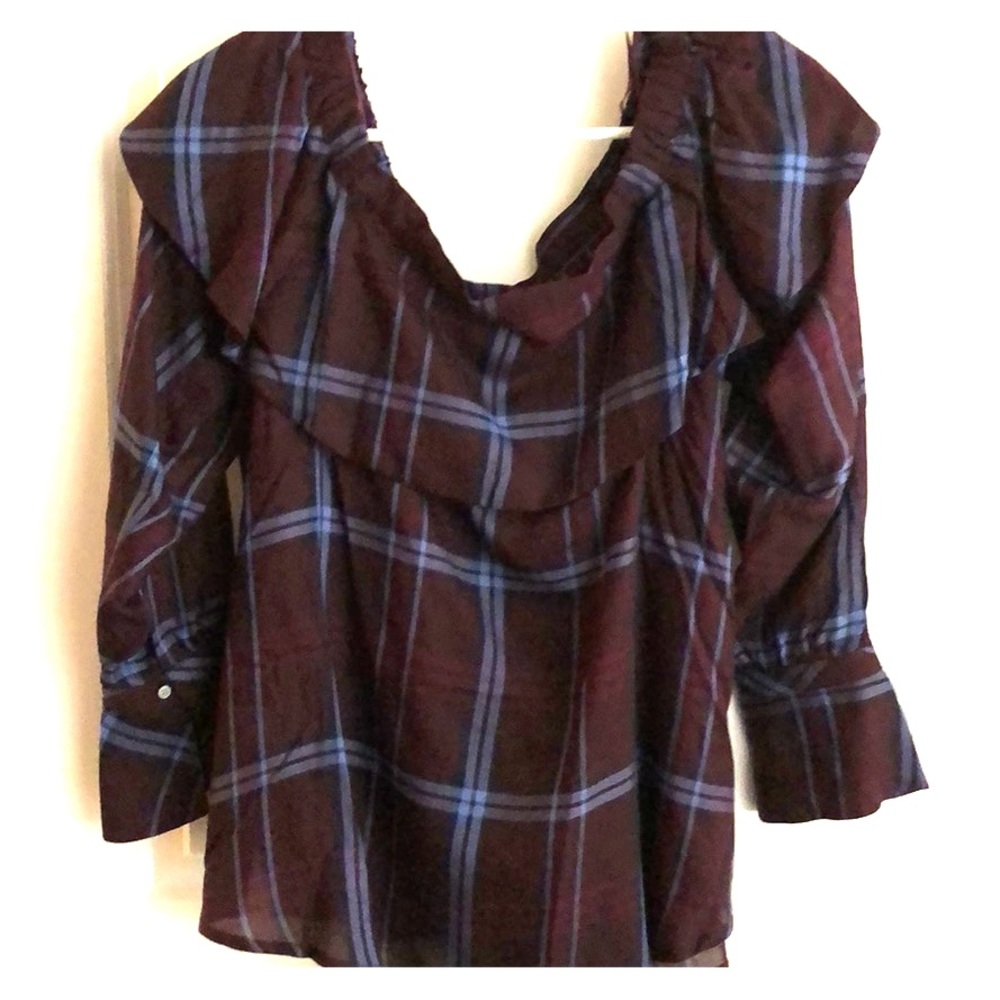 Adorable Loft off the shoulder blouse with ruffles